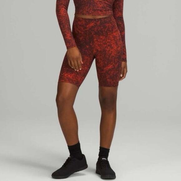 Lululemon Wunder Train High Rise Short 8" Denim Wash Autumn Red Black Size 2 - Picture 1 of 9